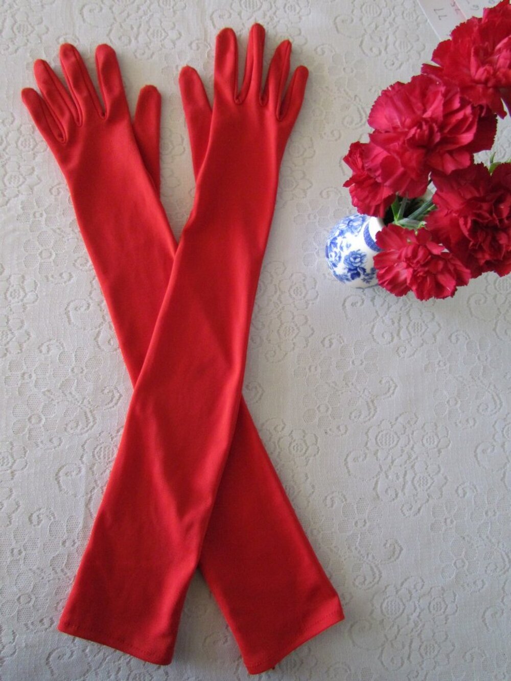 LONG RED GLOVES, ABOVE ELBOW OPERA LENGTH VINTAGE COSTUME DRAMATIC SALOON GIRL